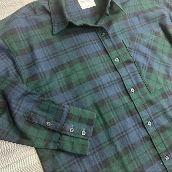 Abercrombie & Fitch Oversized Blue and Green Plaid Flannel - Picture 3 of 4